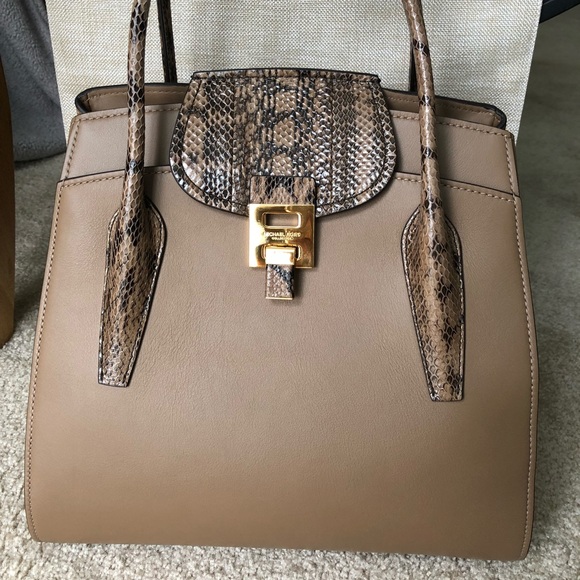 michael kors bancroft satchel